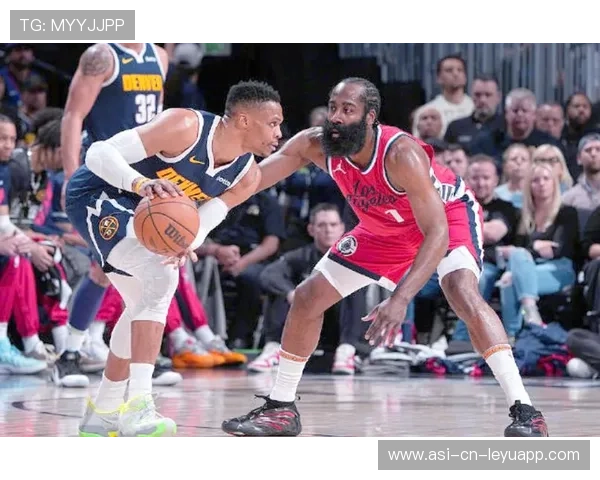 伦纳德外线命中，快船用稳健打法取胜