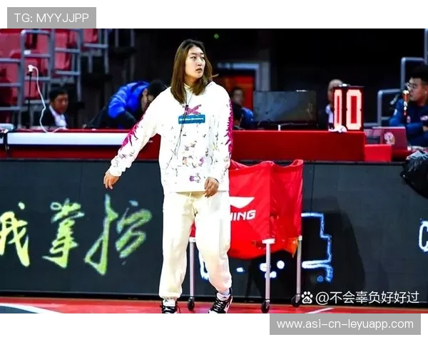 北京女篮一波连胜，张帆与李梦的默契配合成胜利关键